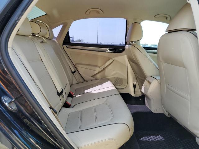 2017 VOLKSWAGEN PASSAT R-L - 1VWDT7A36HC006130
