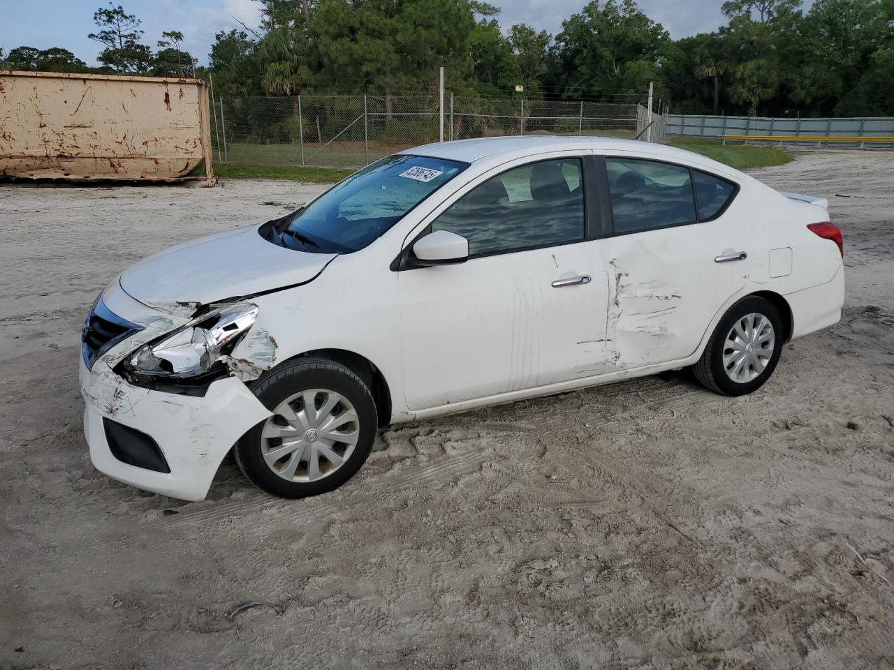 NISSAN VERSA S