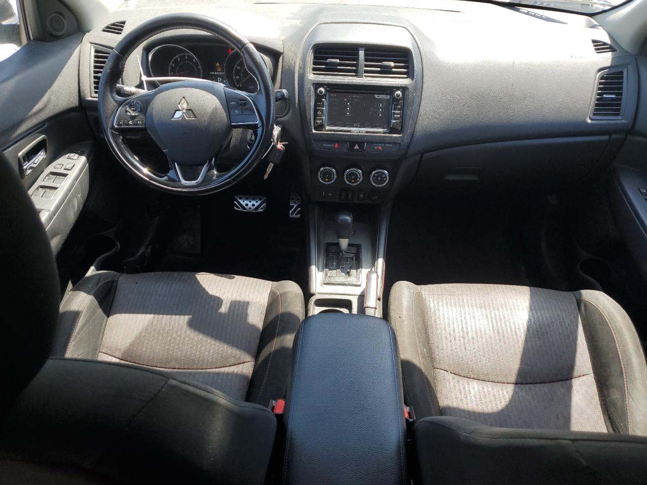 MITSUBISHI OUTLANDER ES