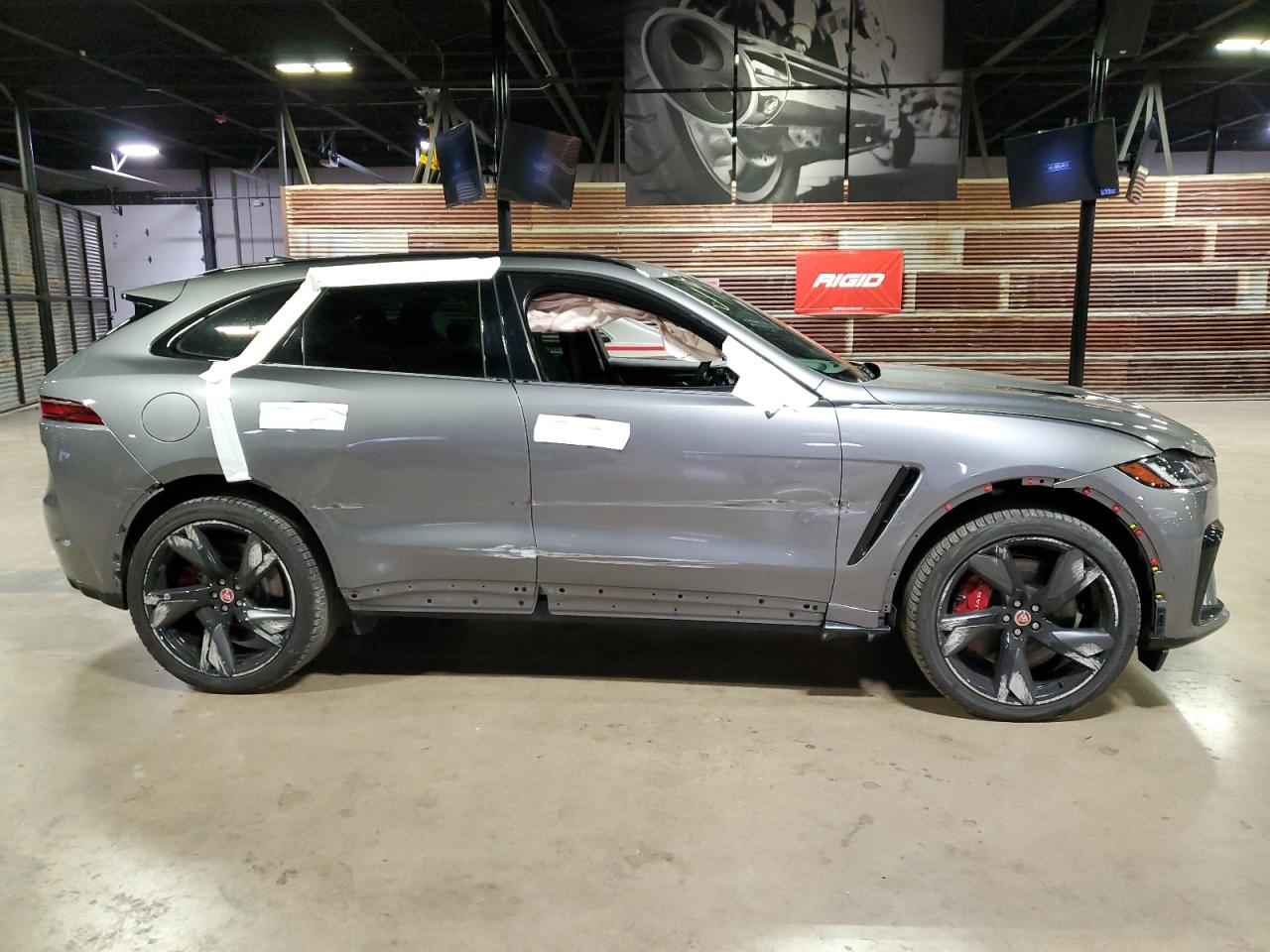 JAGUAR F-PACE SVR
