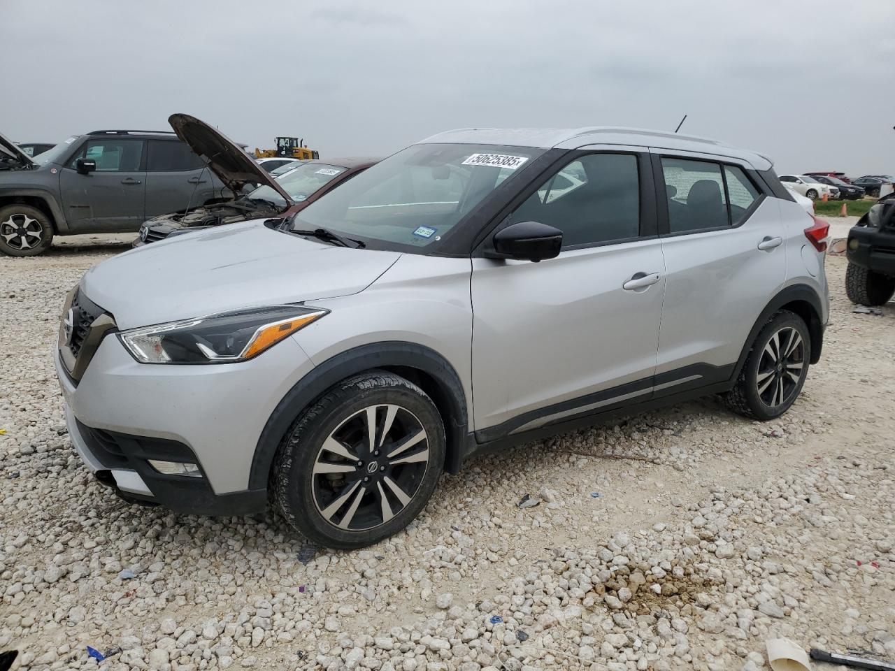 NISSAN KICKS SR