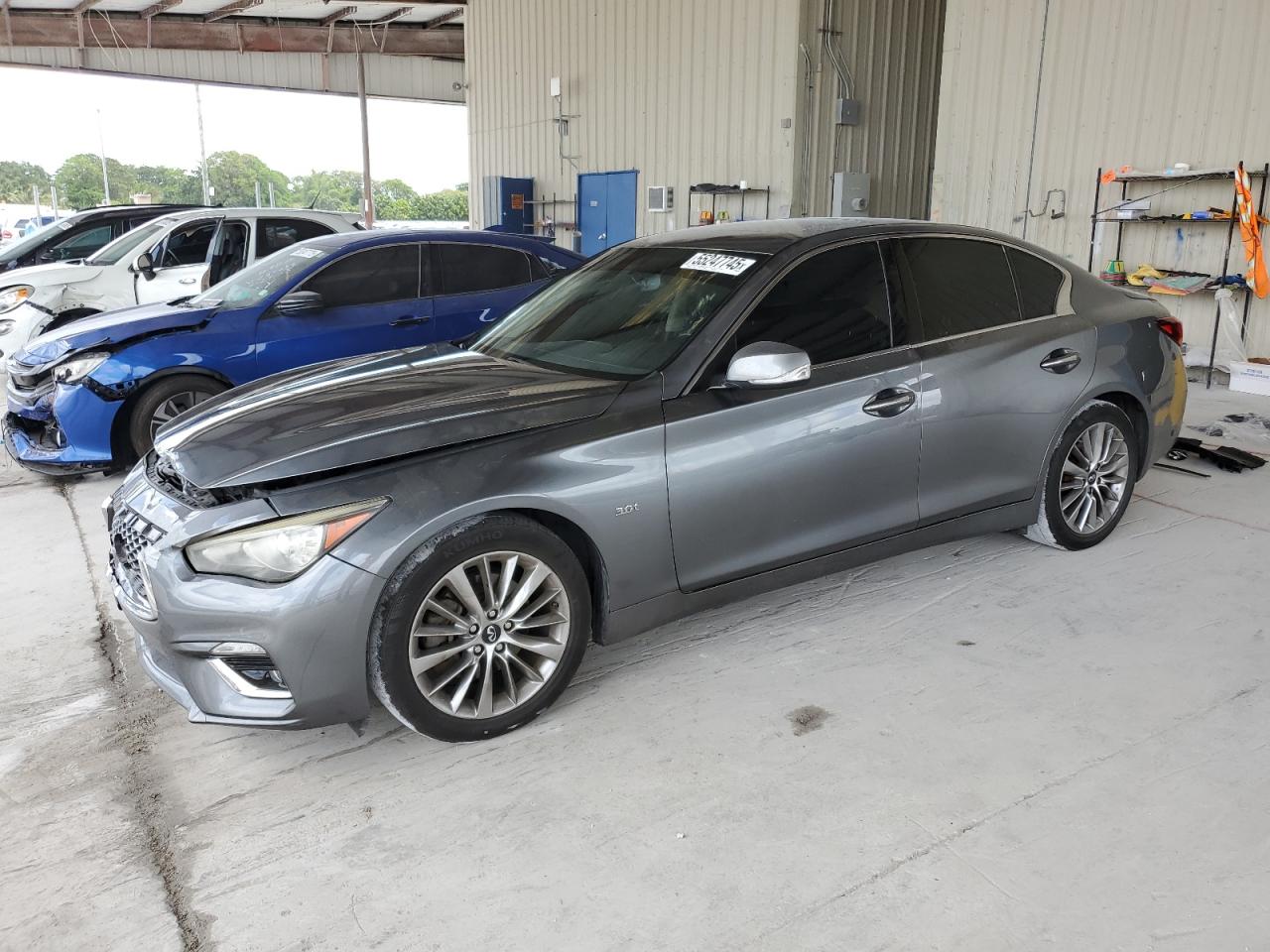 INFINITI Q50 LUXE