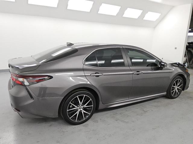 Vin: 4t1g11ak4pu733698, lot: 52069875, toyota camry se night shade 20233