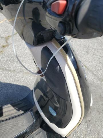 2001 VESPA M198F ZAPM198F815004585