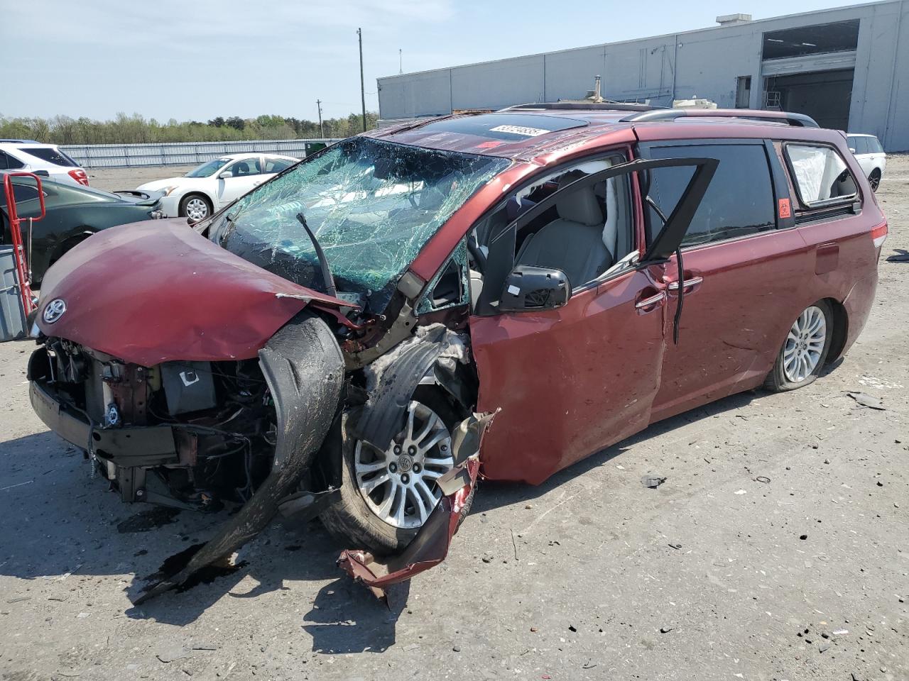 TOYOTA SIENNA XLE