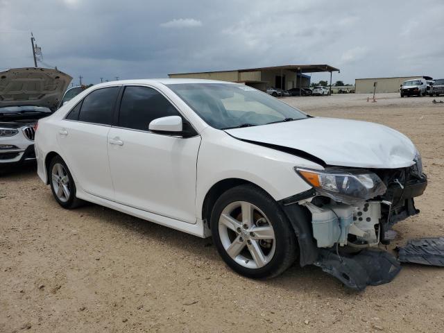 Vin: 4t1bf1fk2eu767771, lot: 54236345, toyota camry l 20144