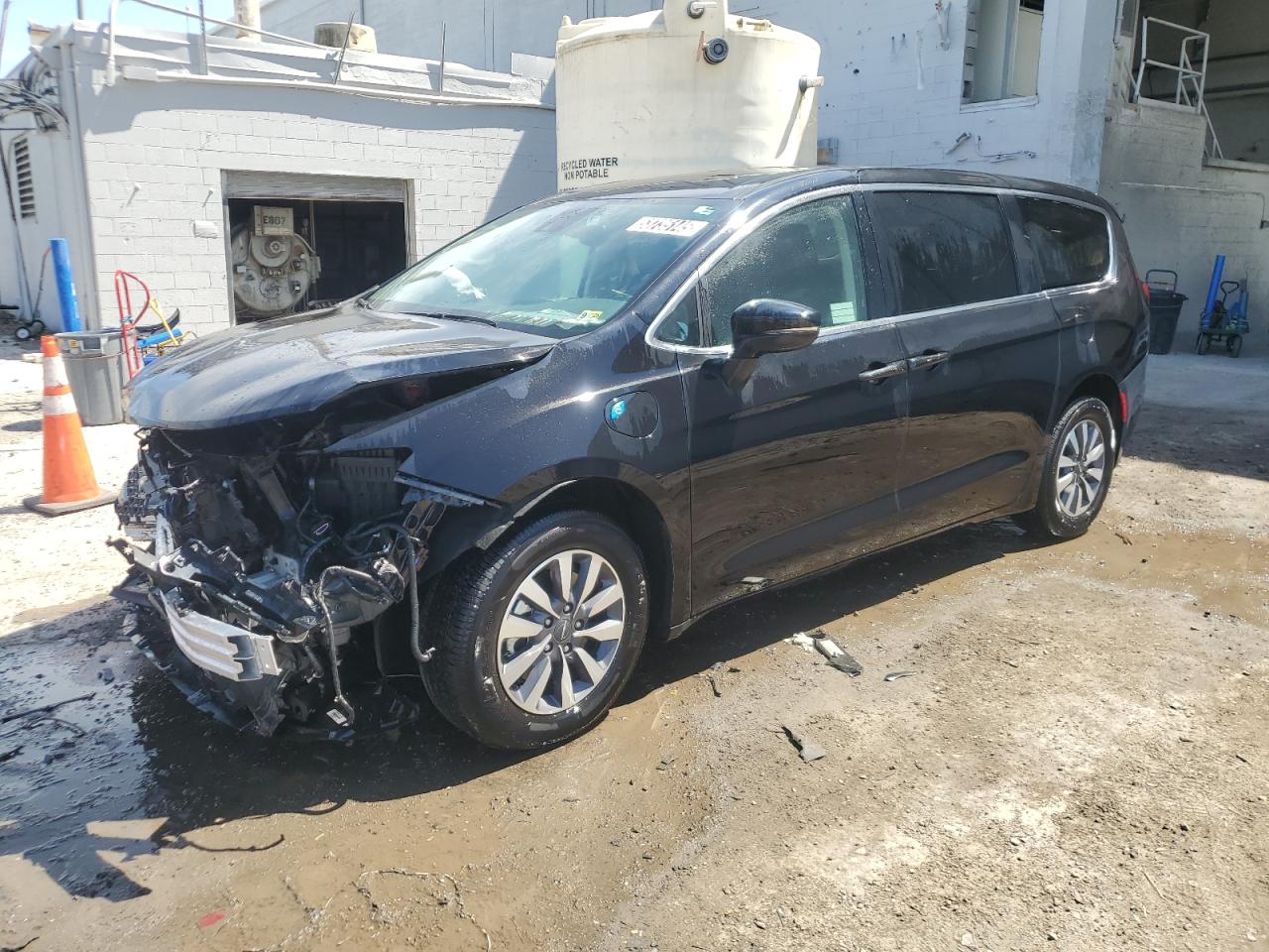 CHRYSLER PACIFICA HYBRID SELECT