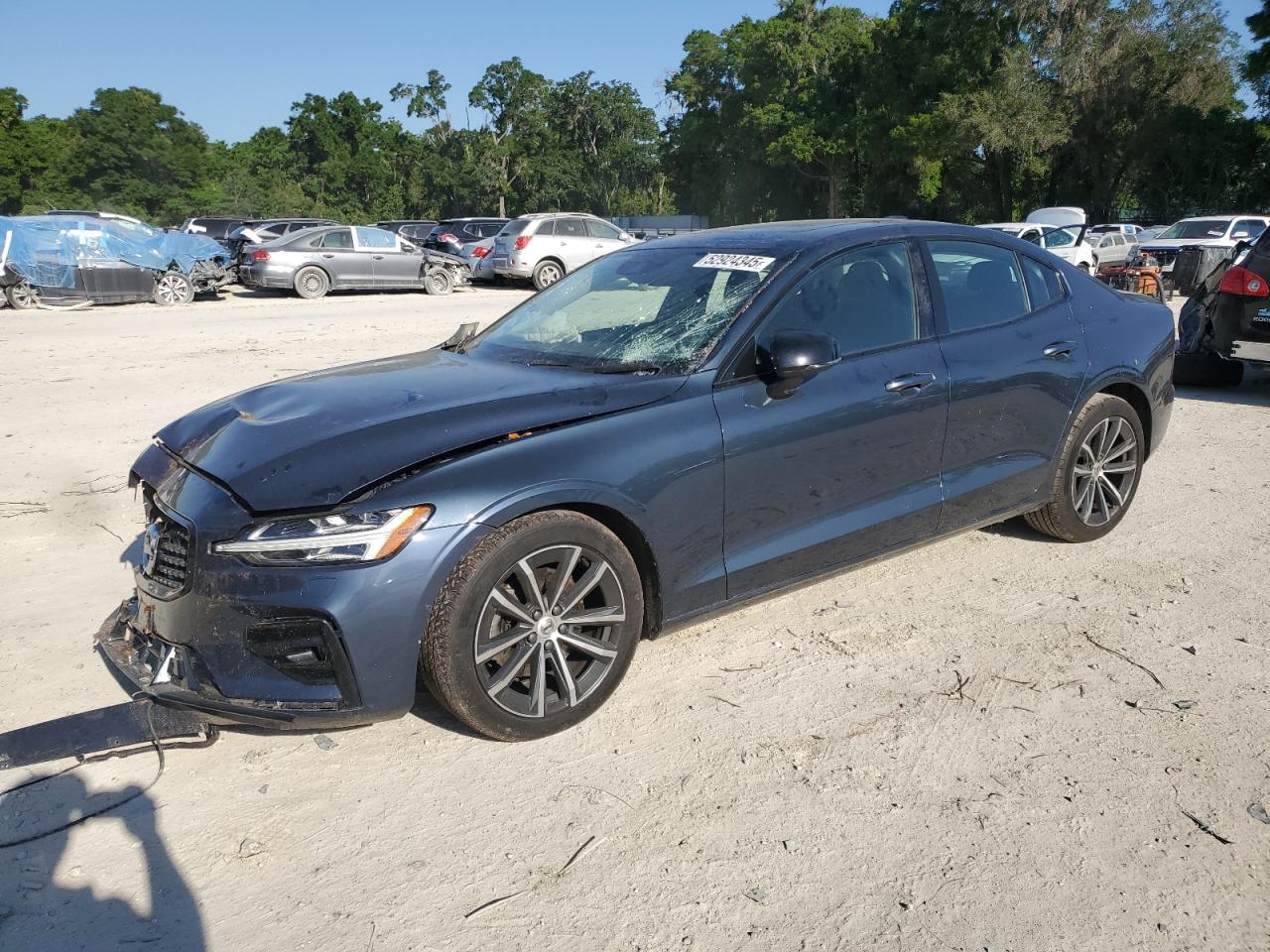 VOLVO S60 B5 MOMENTUM