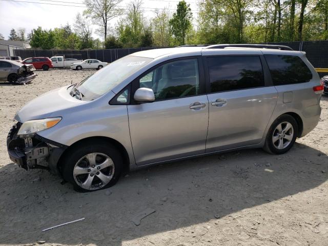 TOYOTA SIENNA LE