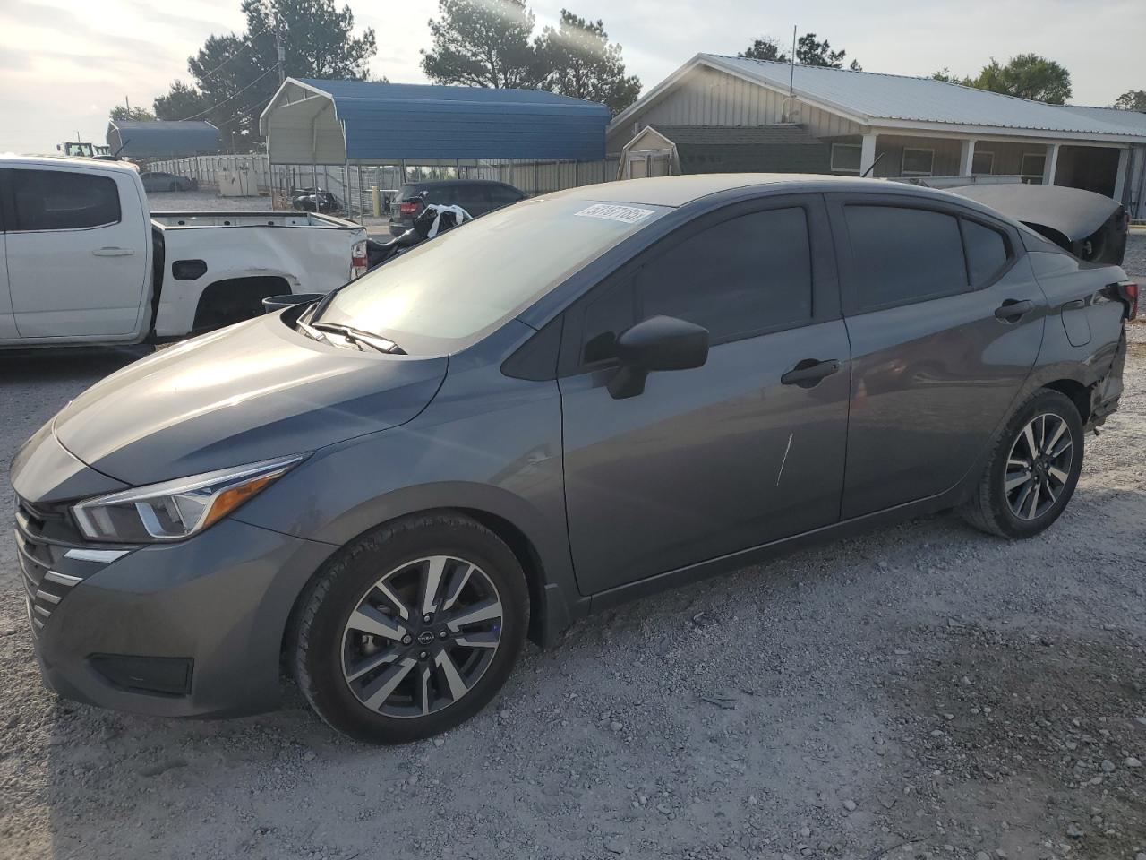 NISSAN VERSA S