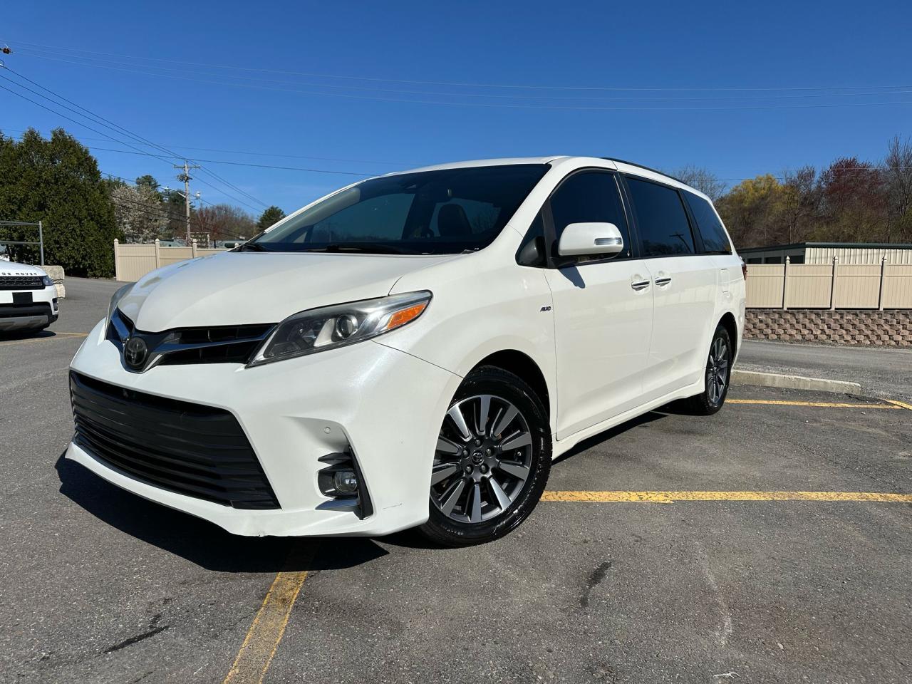 TOYOTA SIENNA XLE