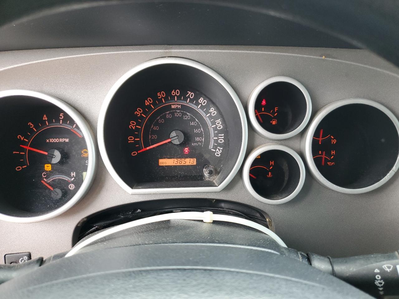 TOYOTA TUNDRA CREWMAX SR5