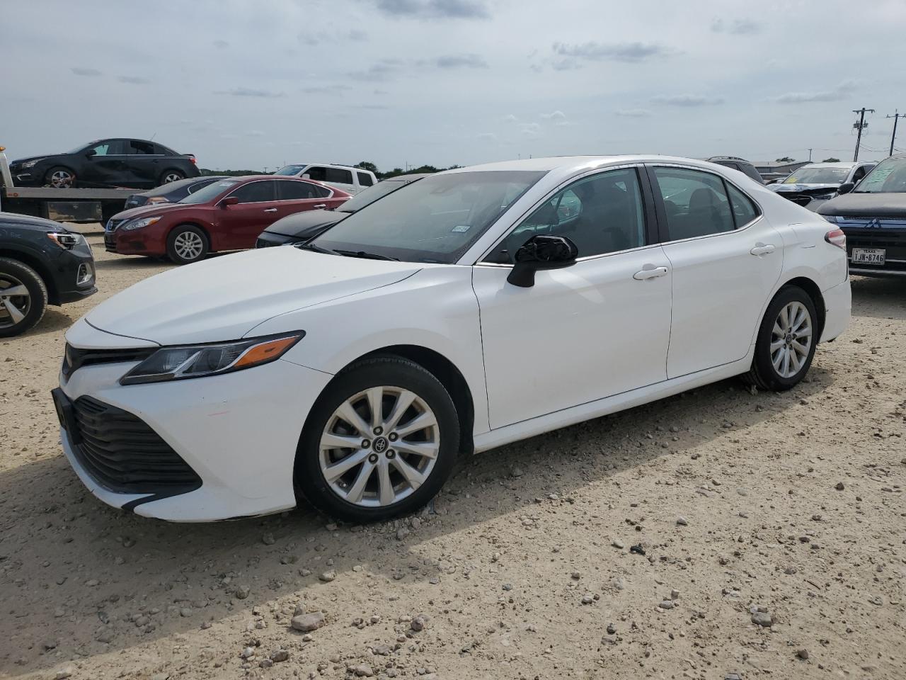 Toyota Camry le 2020
