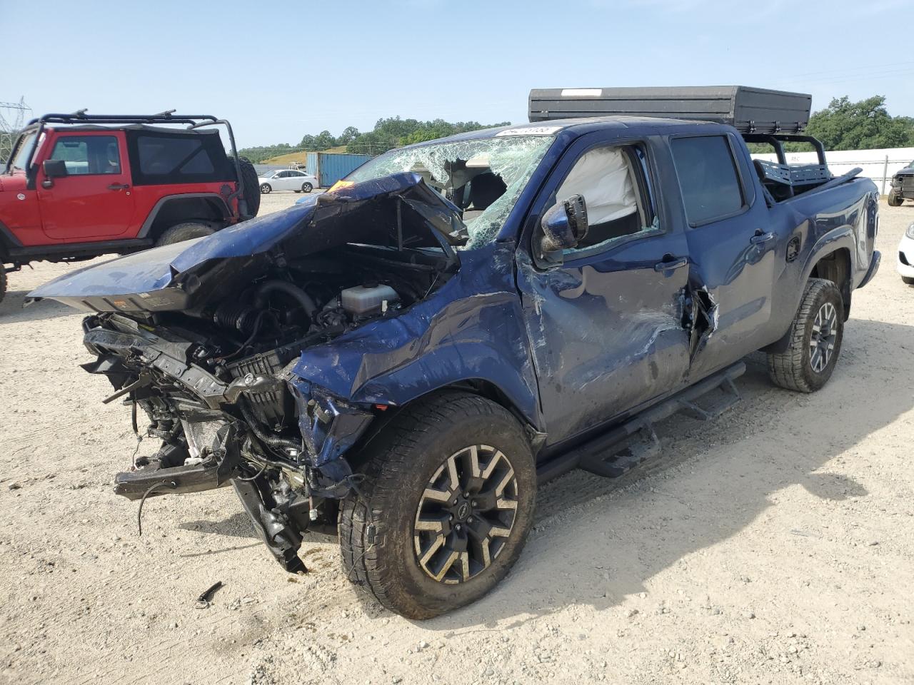 NISSAN FRONTIER SV