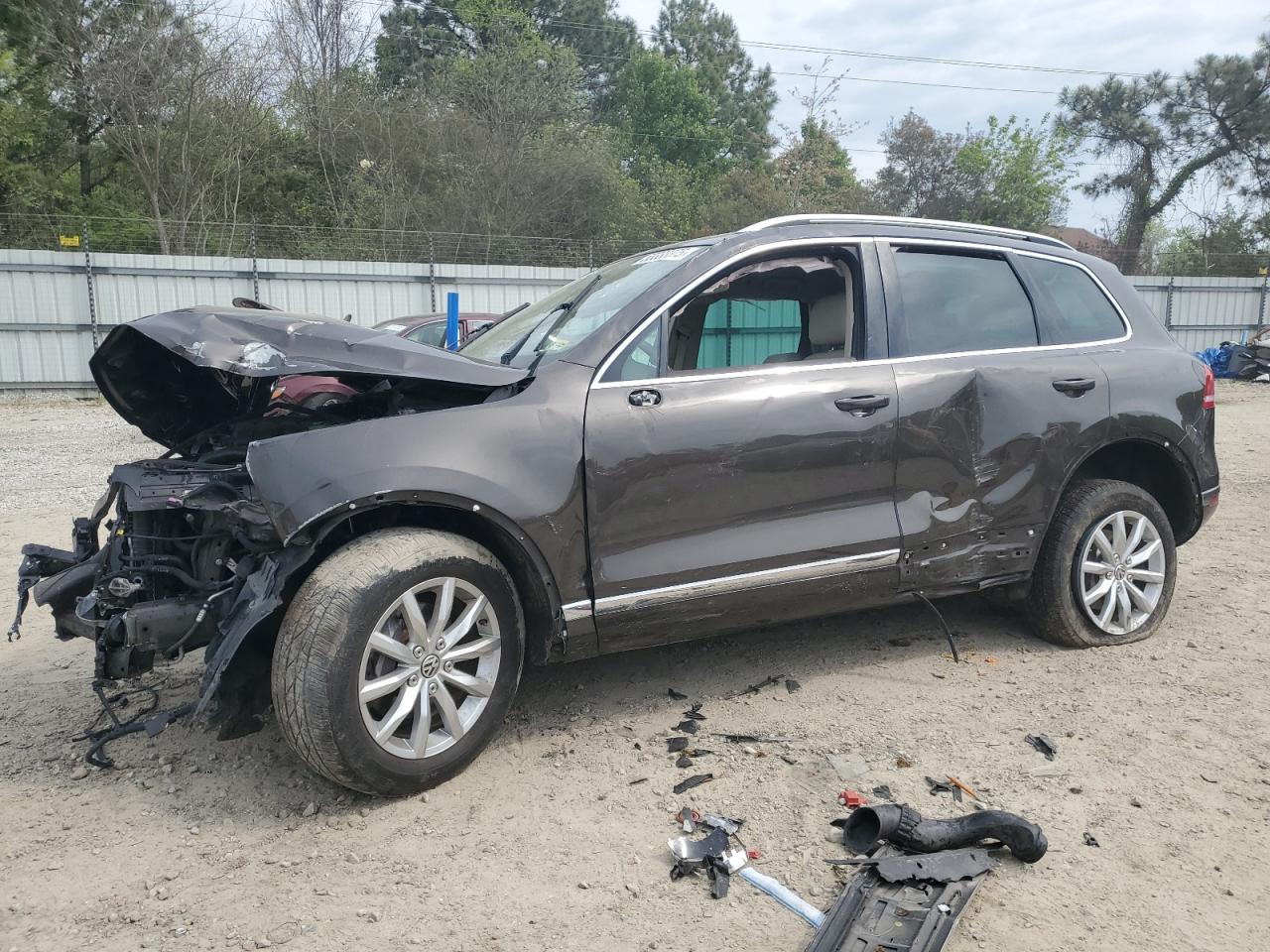 VOLKSWAGEN TOUAREG SPORT