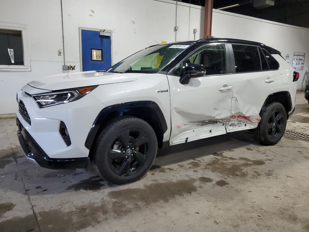 TOYOTA RAV4 XSE