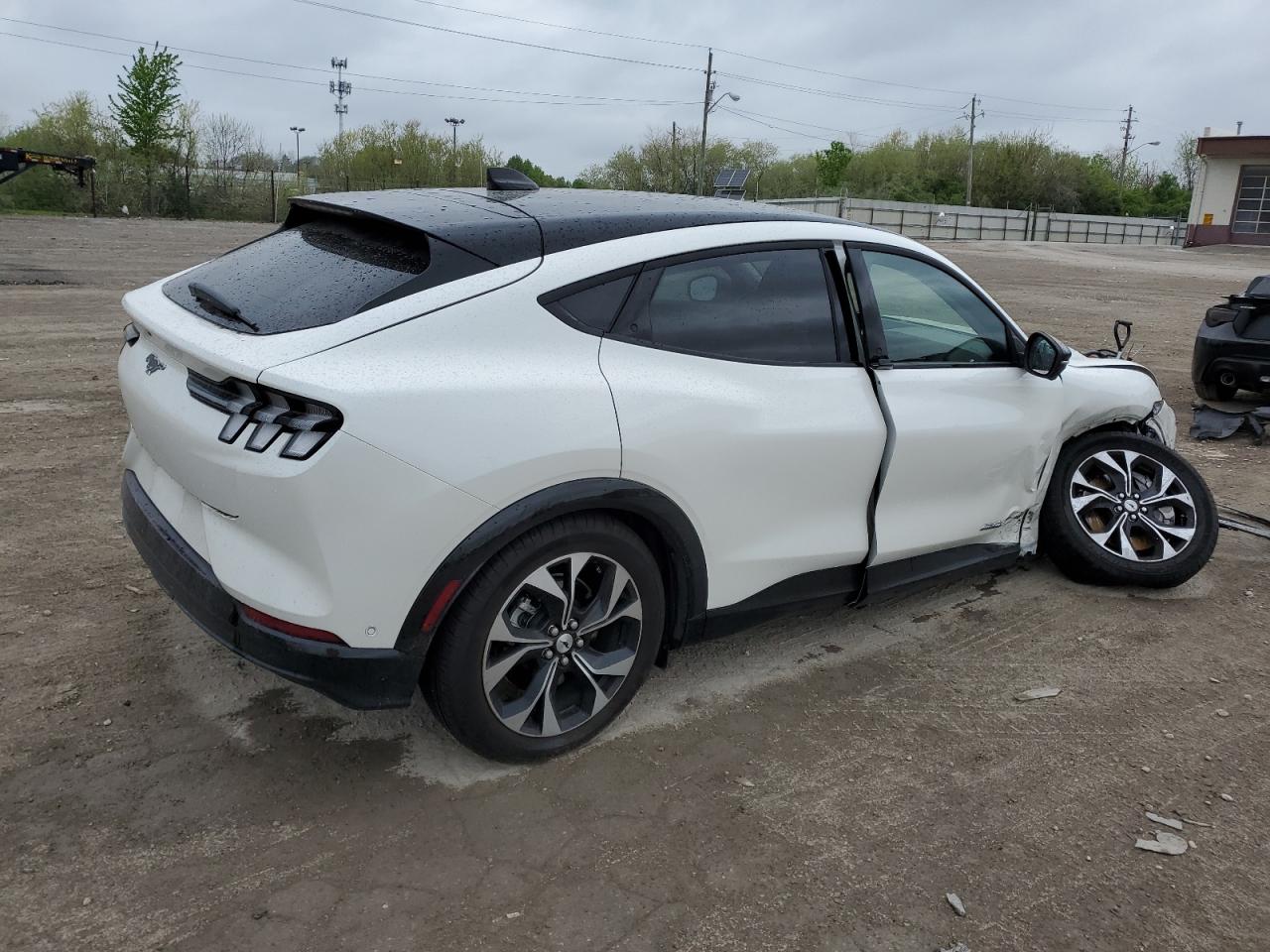 FORD MUSTANG PREMIUM