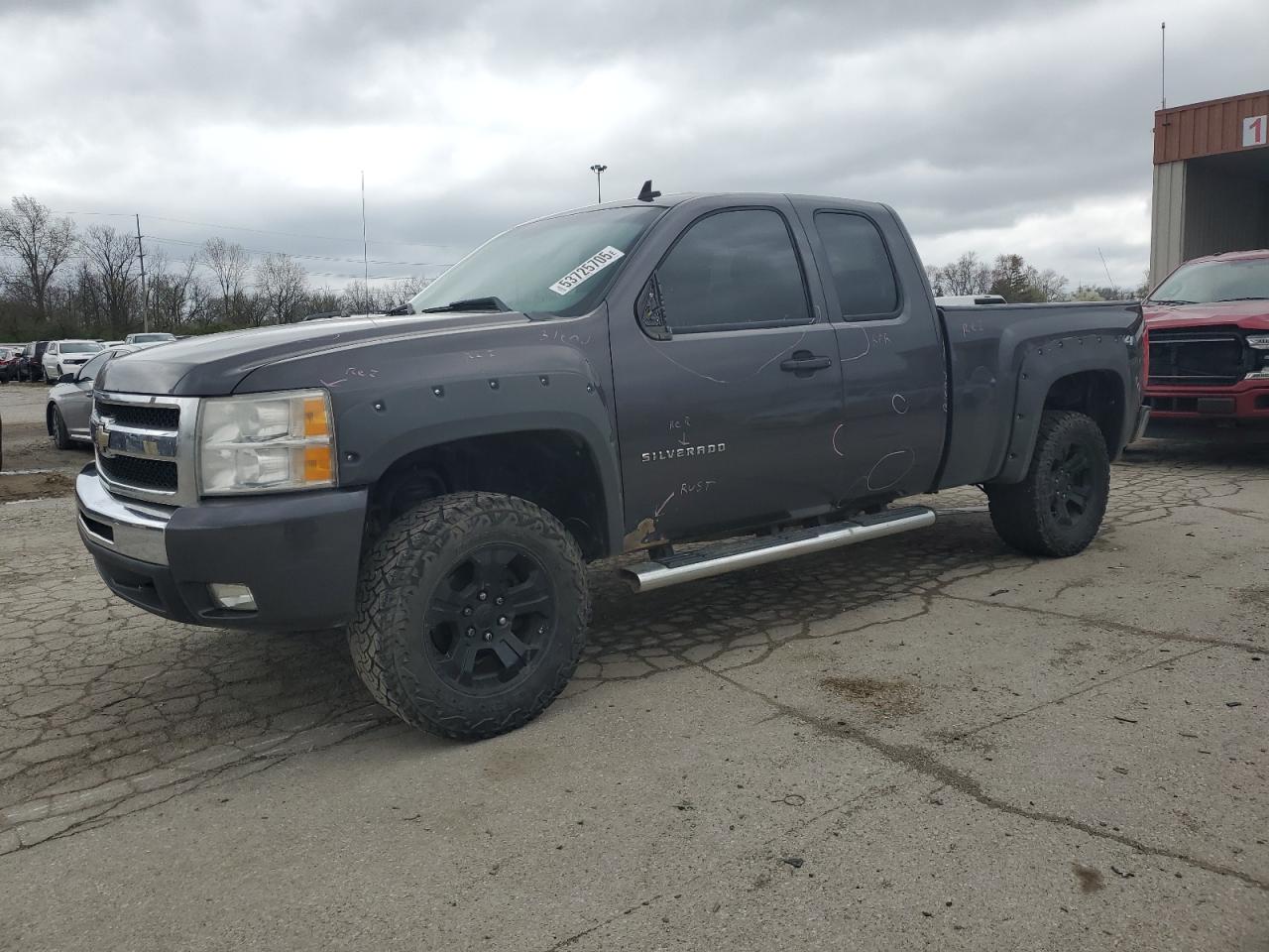 CHEVROLET SILVERADO K1500 LT