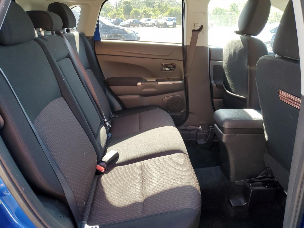 MITSUBISHI OUTLANDER ES