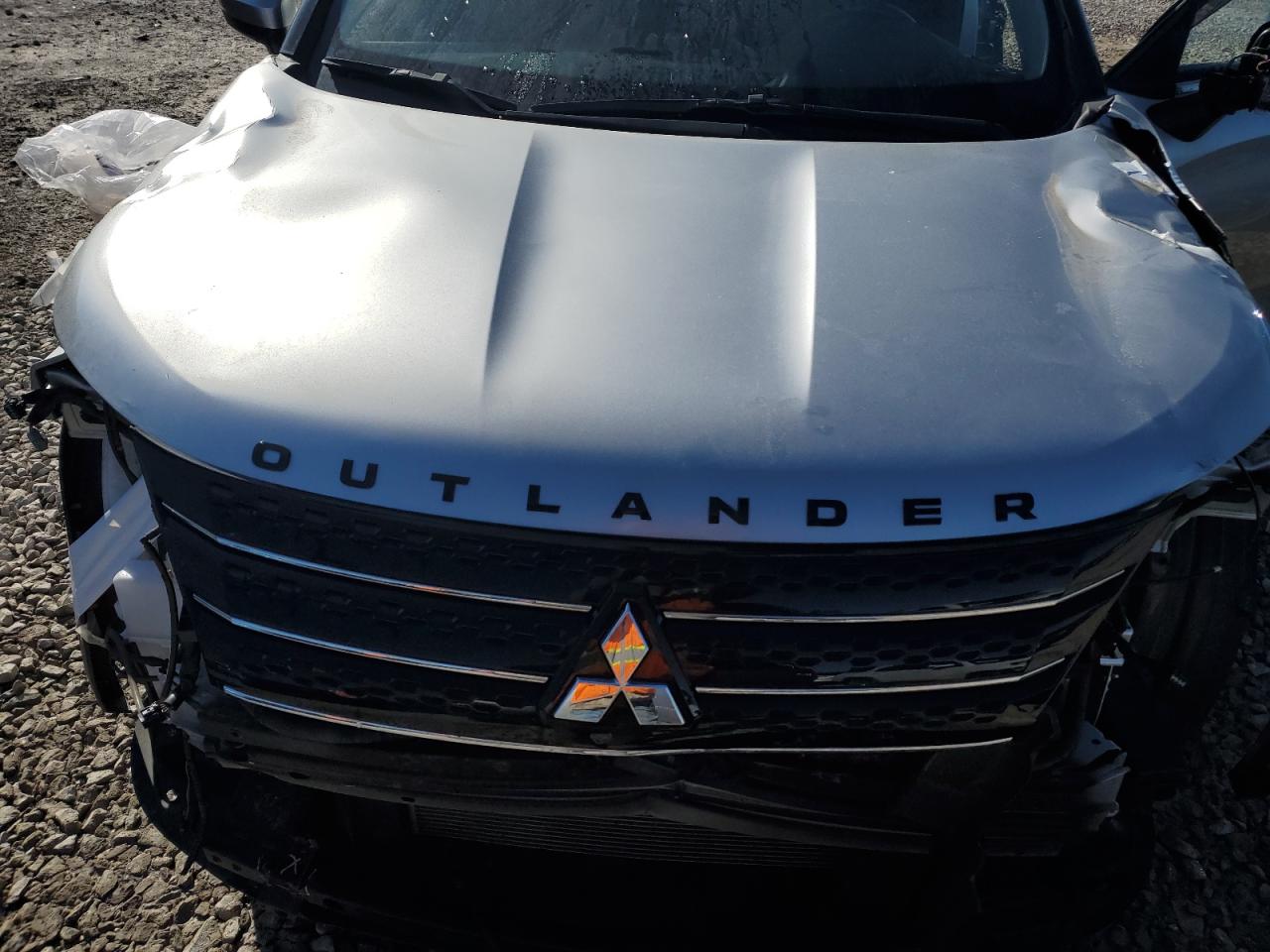 MITSUBISHI OUTLANDER ES