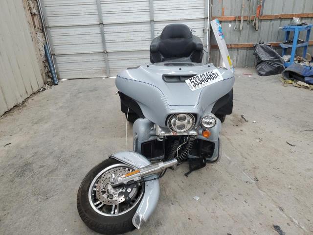 HARLEY-DAVIDSON FLHTCUTG 2023 silver  gas 1HD1MAF17PB852101 photo #3
