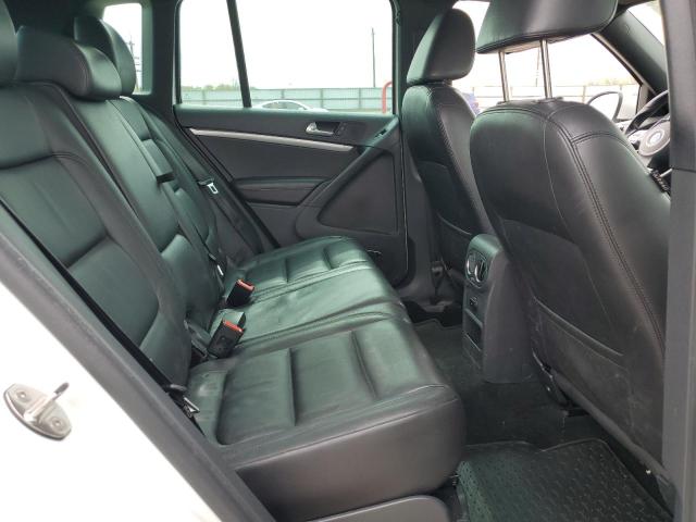 2015 VOLKSWAGEN TIGUAN S - WVGAV7AX0FW547541