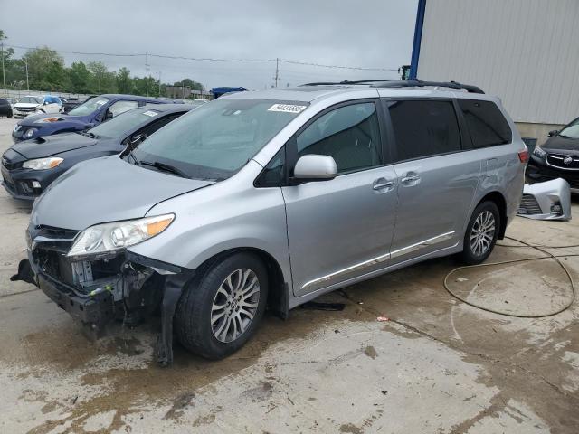 TOYOTA SIENNA XLE