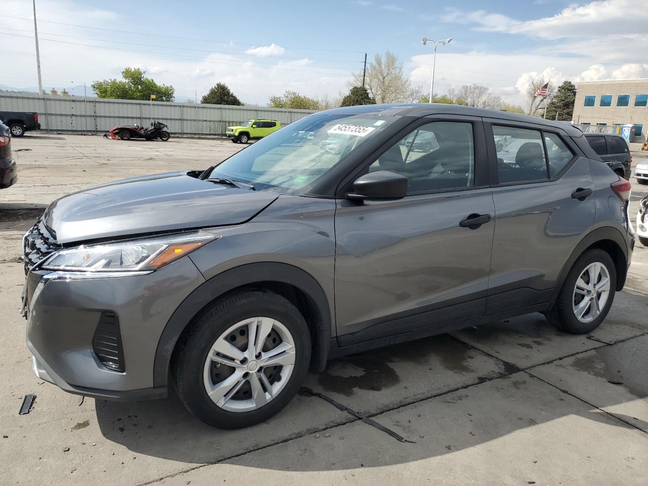 NISSAN KICKS S
