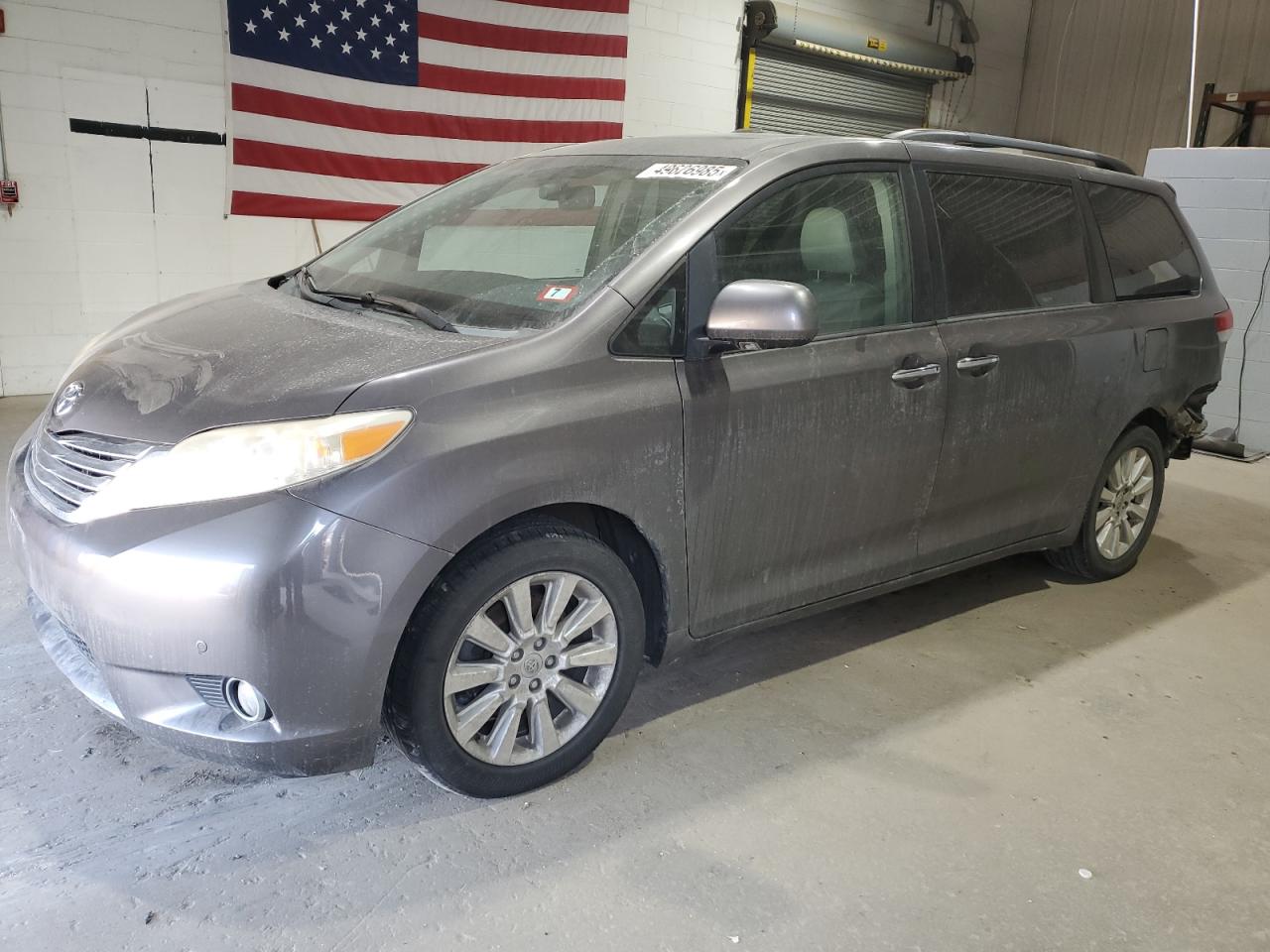 TOYOTA SIENNA XLE