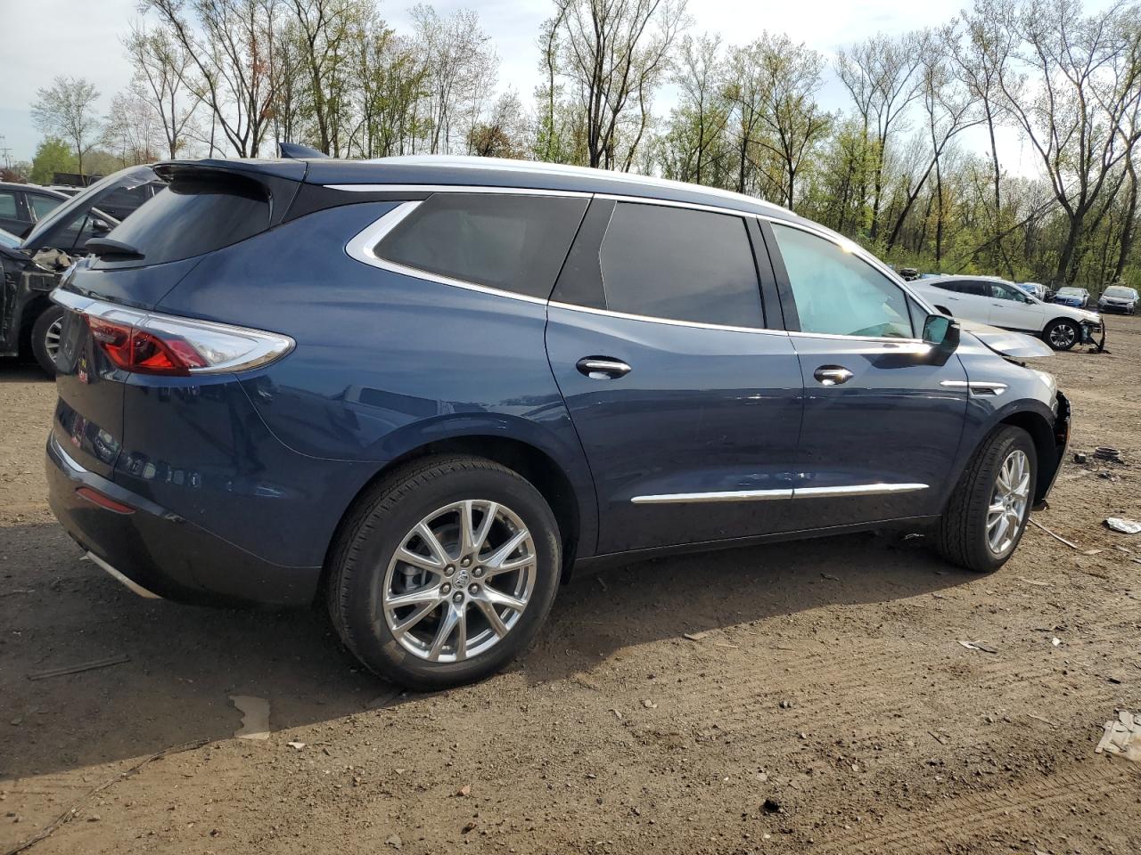 BUICK ENCLAVE ESSENCE