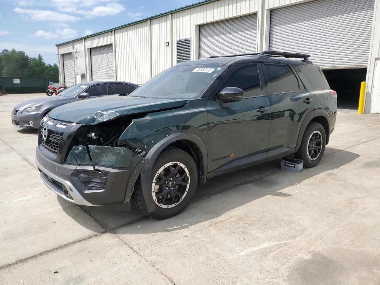 NISSAN PATHFINDER SV