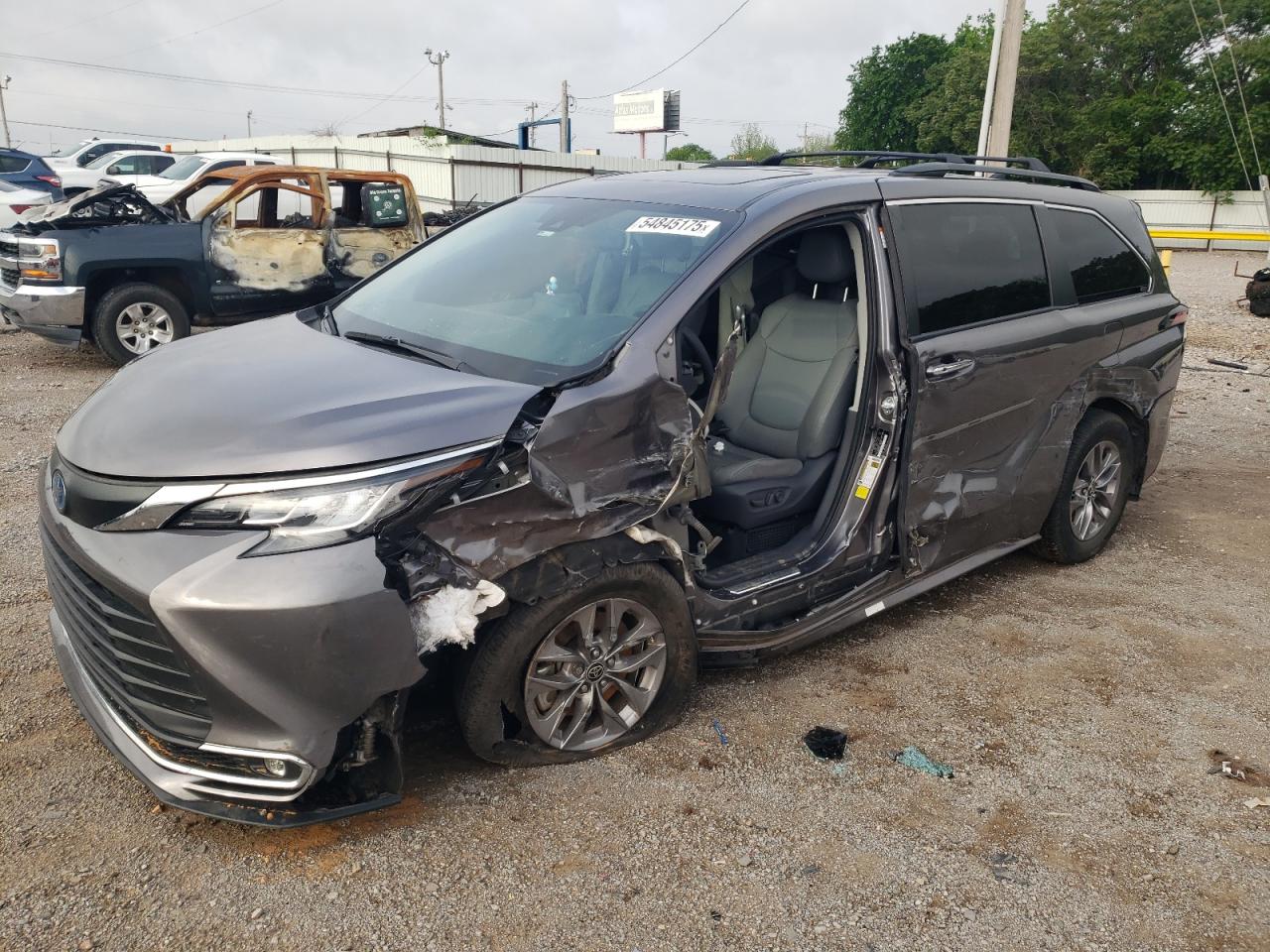 TOYOTA SIENNA XLE