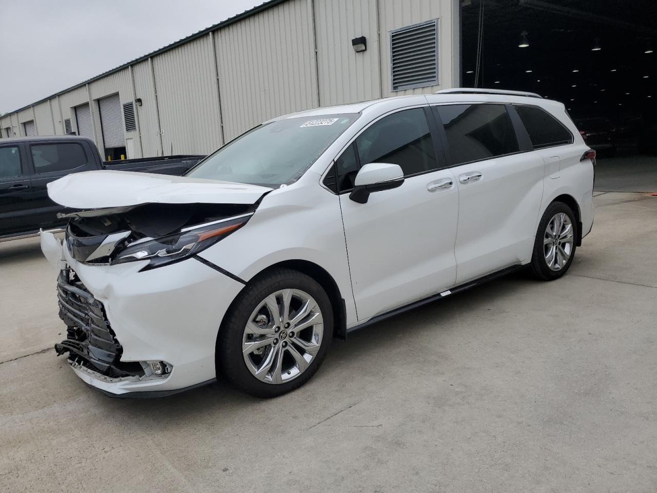 TOYOTA SIENNA LIMITED