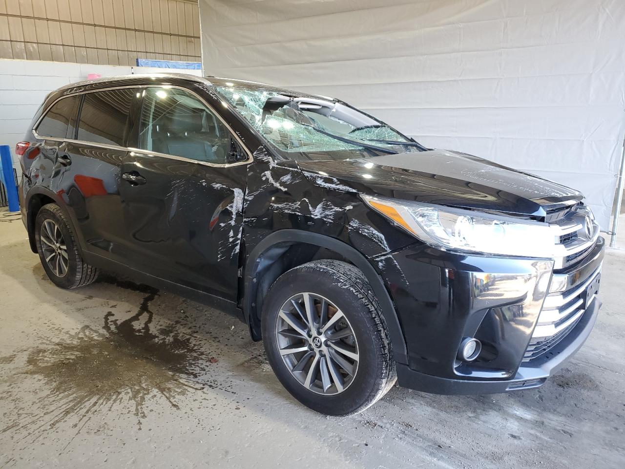 TOYOTA HIGHLANDER SE