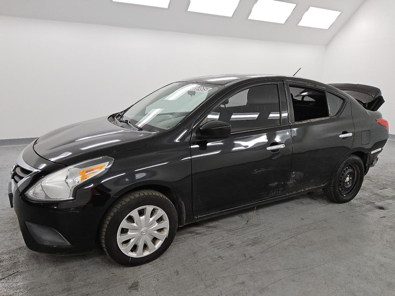 NISSAN VERSA S