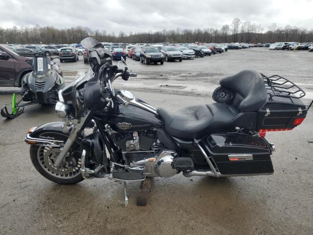 2011 HARLEY-DAVIDSON FLHTCU 1HD1FC414BB656540