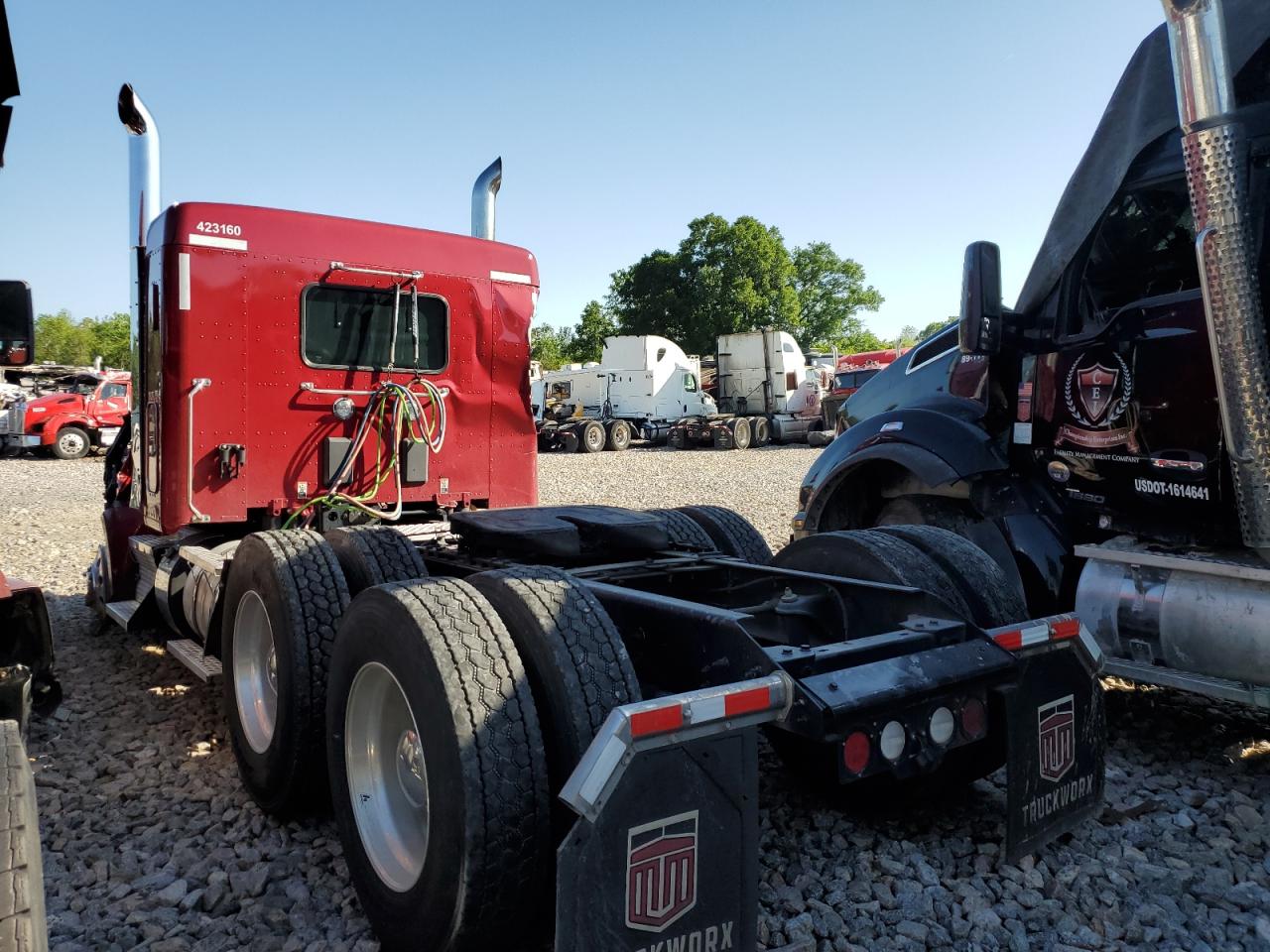 Lot #3268932227 2023 KENWORTH T880