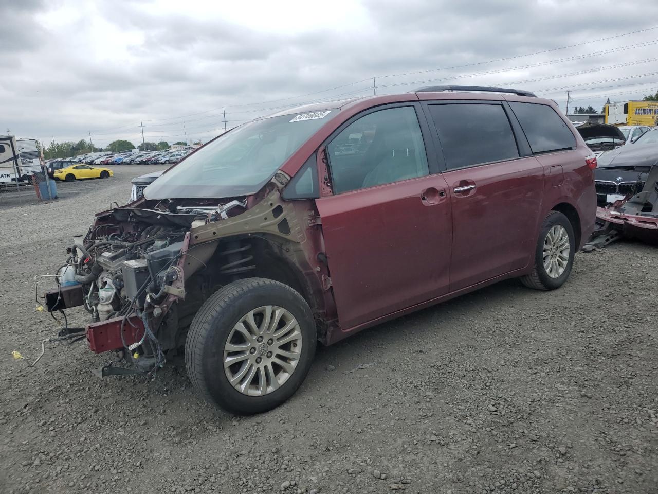 TOYOTA SIENNA XLE