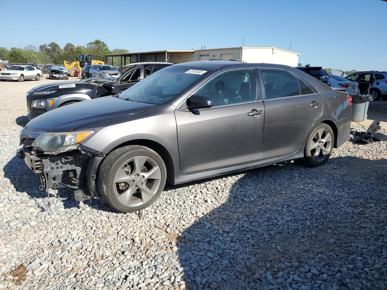 TOYOTA CAMRY SE