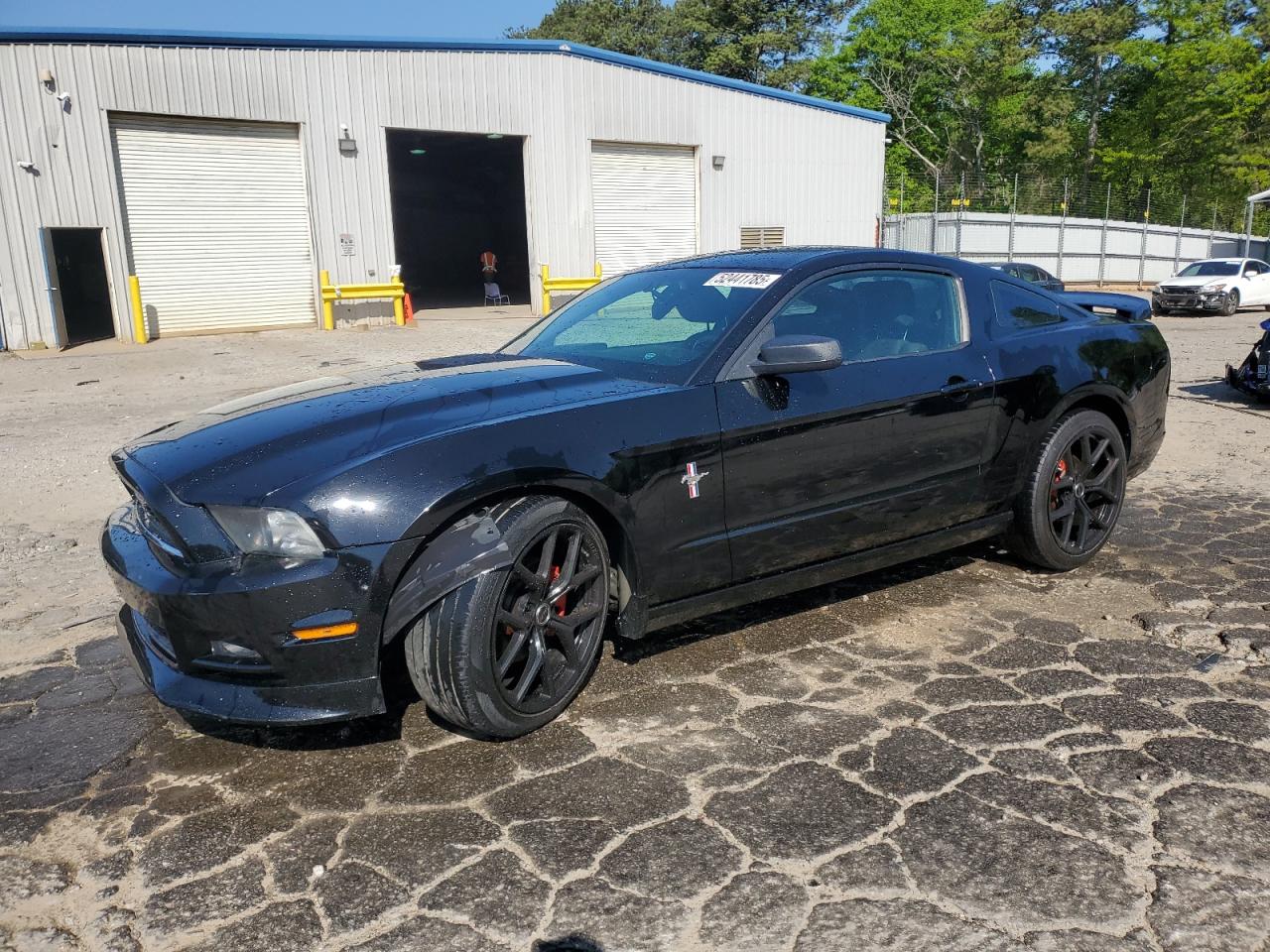 FORD MUSTANG
