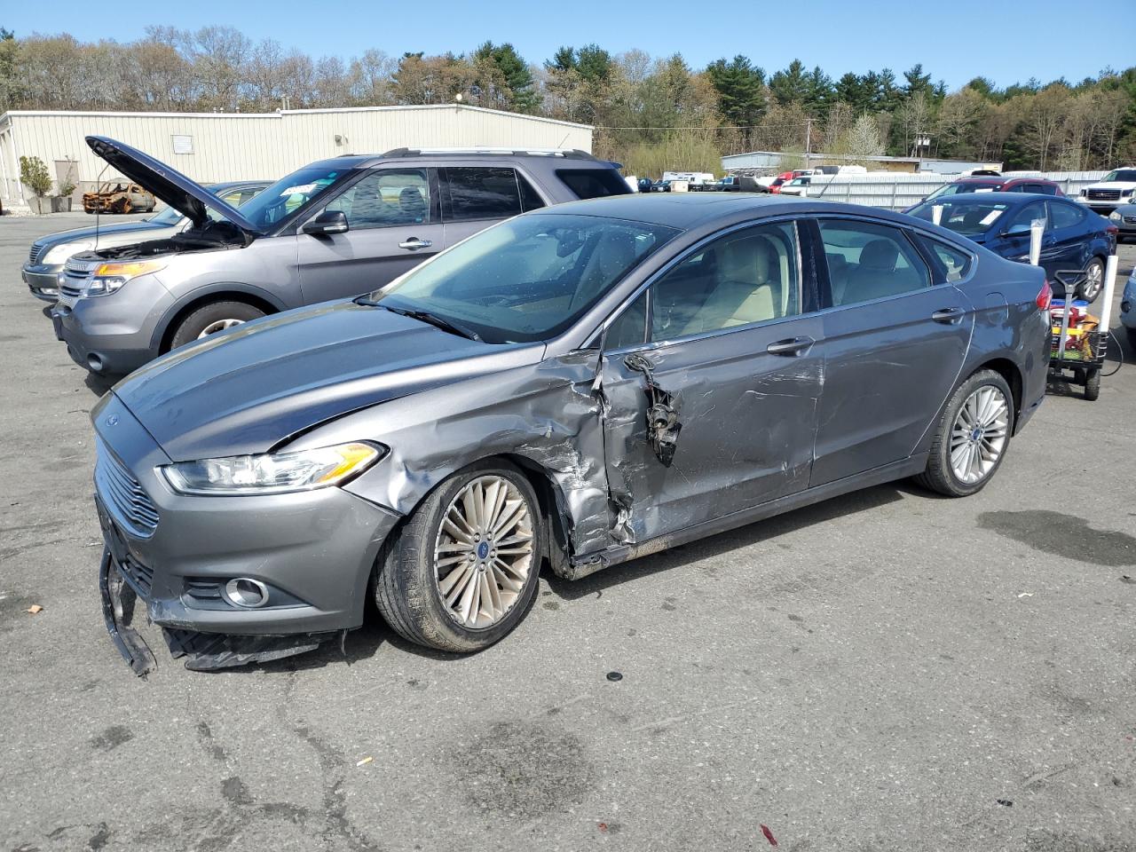 FORD FUSION SE