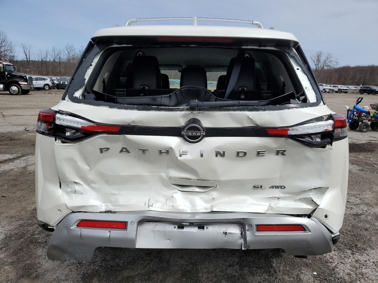 NISSAN PATHFINDER SL