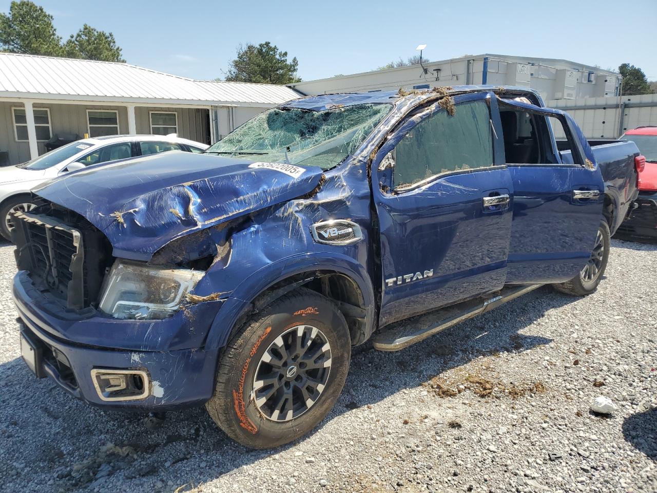 NISSAN TITAN SV