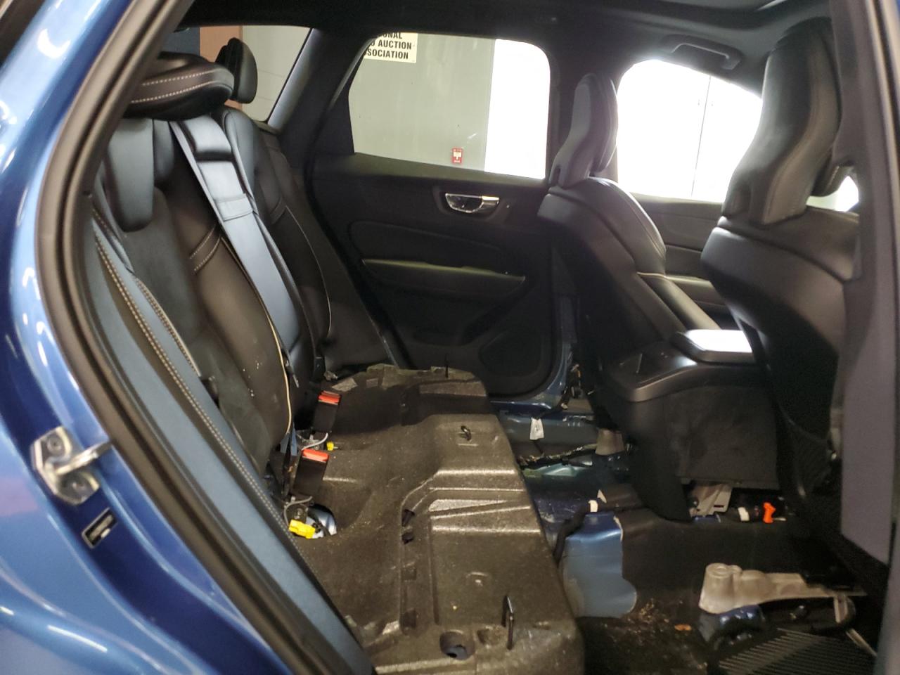 VOLVO XC60 T6 R-DESIGN