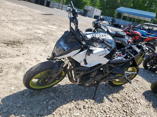 CF MOTO 650NK 2023 white  gas LCEPEVLB0P6000422 photo #4