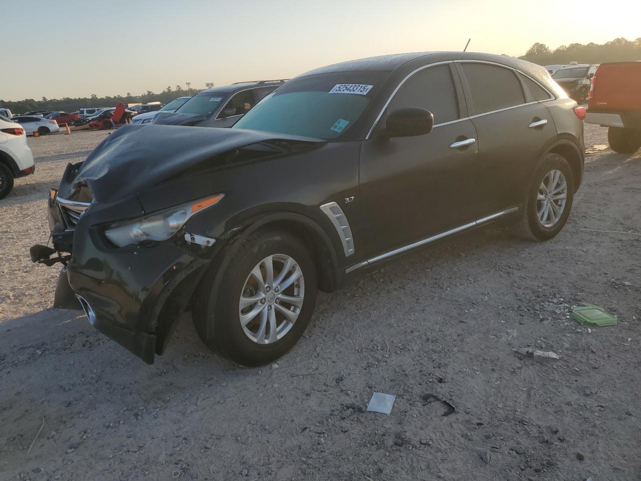 INFINITI QX70