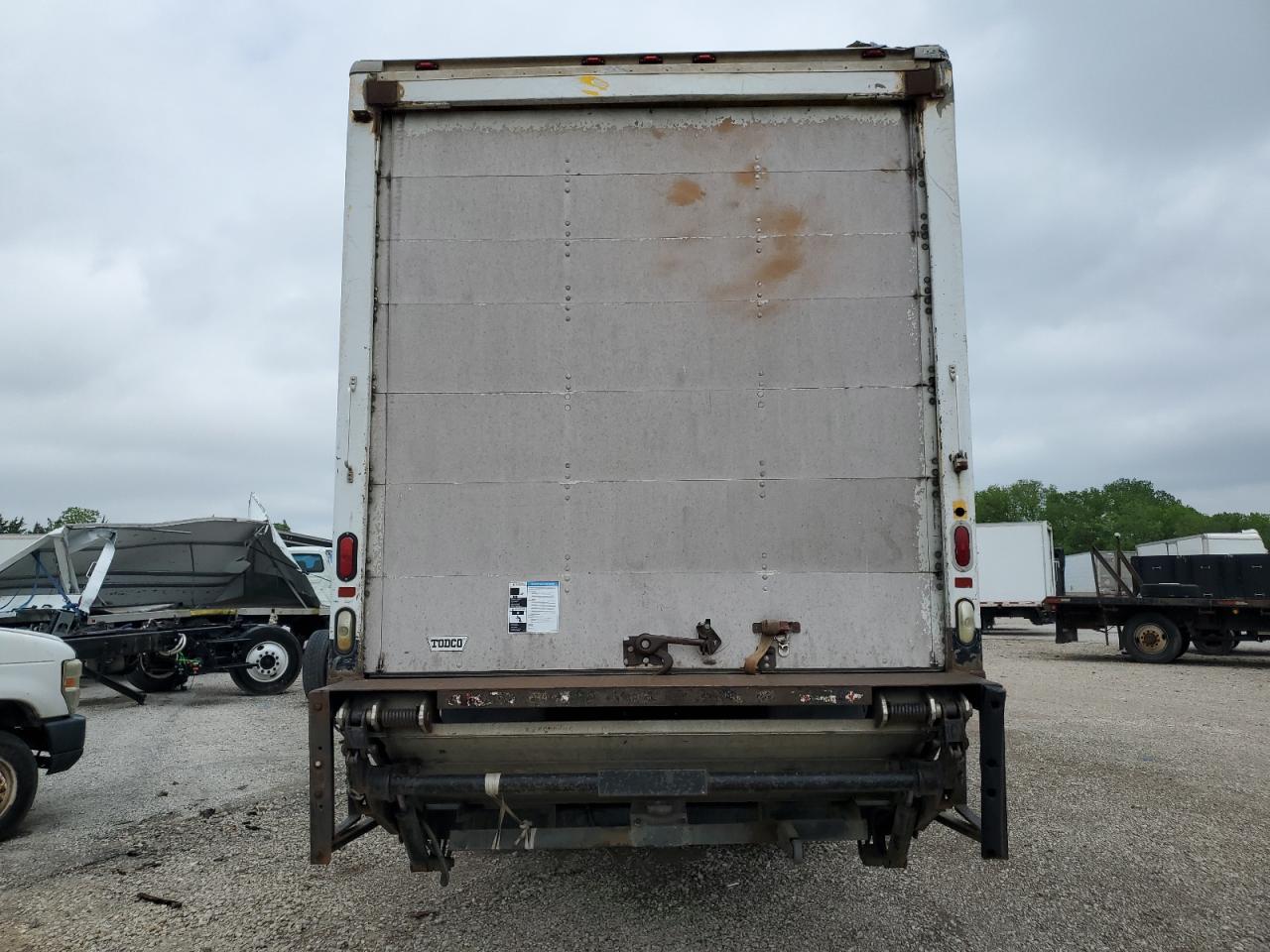 Lot #3278808659 2006 FREIGHTLINER M2 106 MED