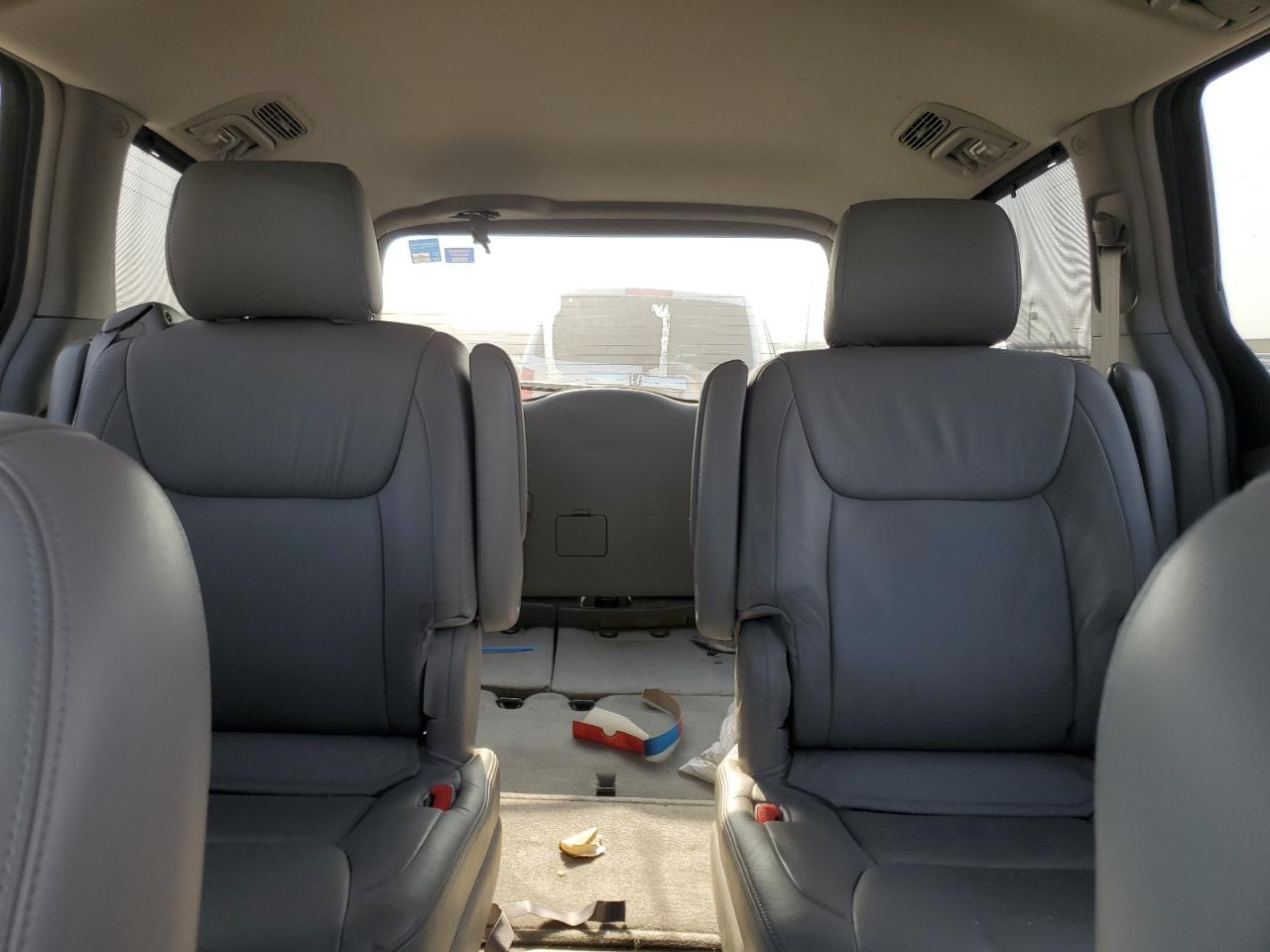 Lot #3282378319 2004 TOYOTA SIENNA XLE