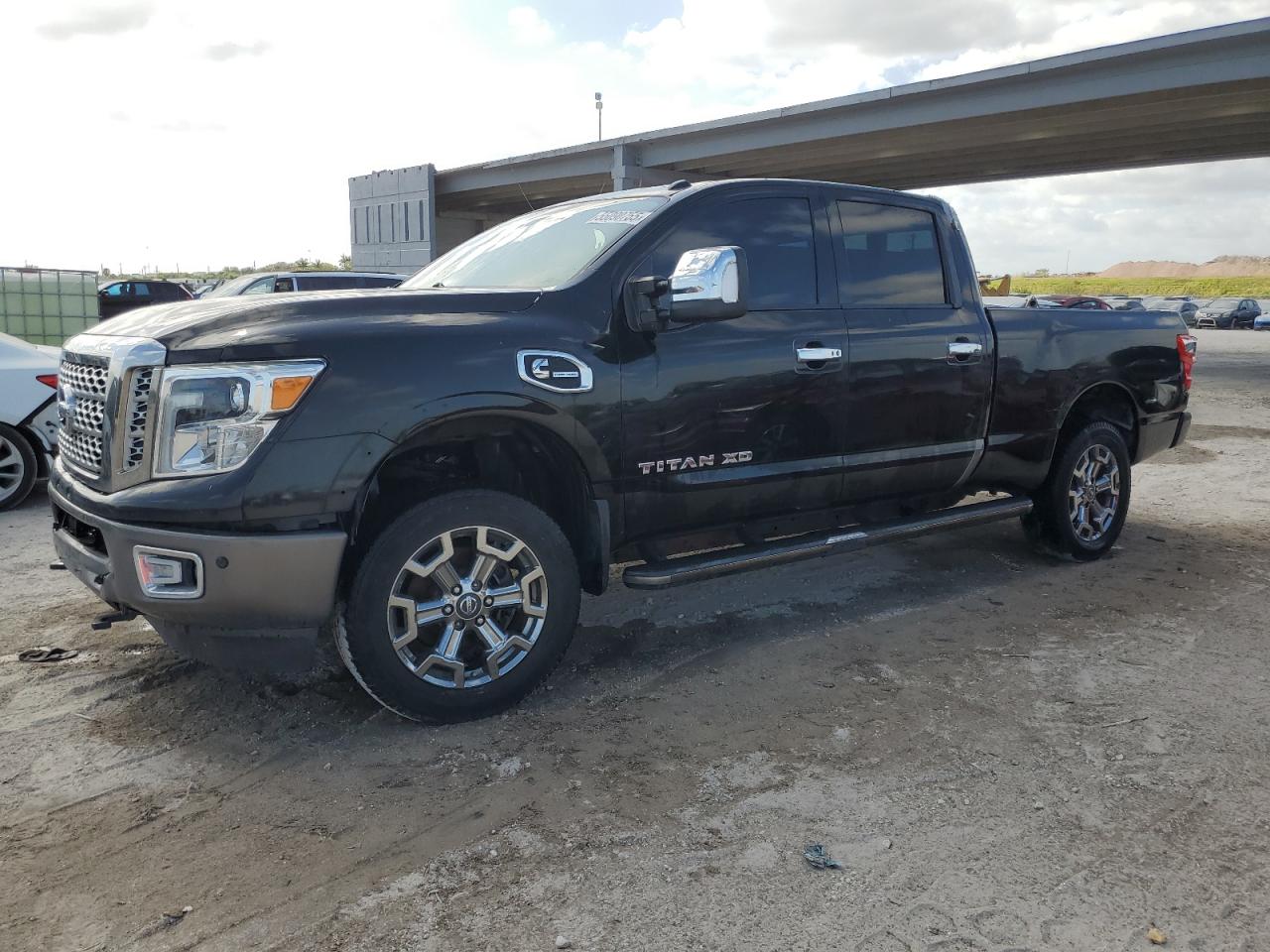  Salvage Nissan Titan