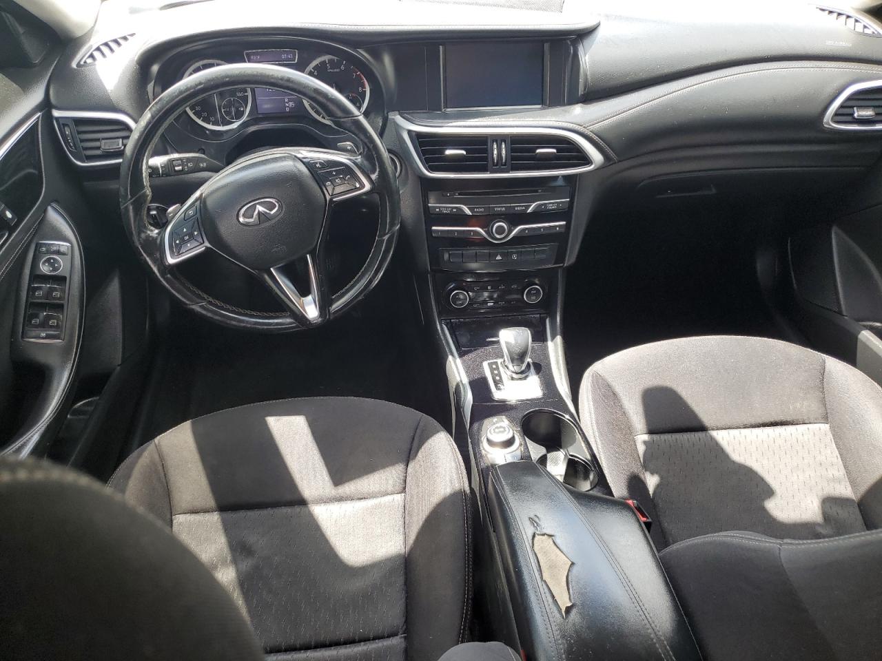 INFINITI QX30 BASE